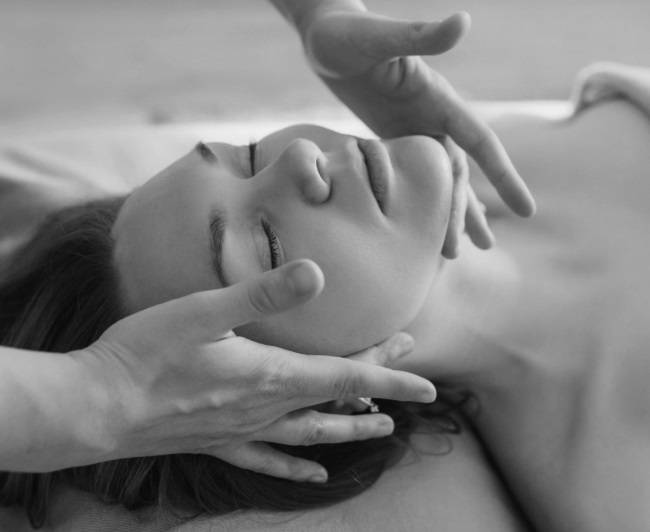 Esthéticienne: la passion de la beauté et du bien-être, artiste et artisan de votre splendeur